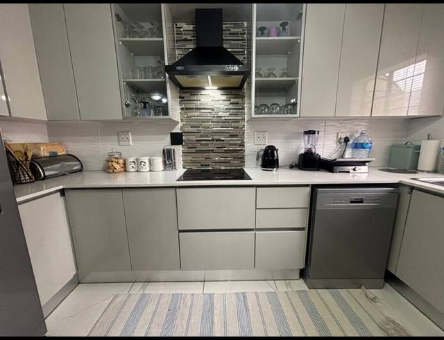 2 BEDROOM TOWNHOUSE FOR SALE IN NEWLANDS